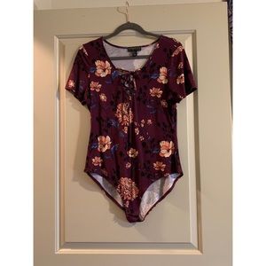 ✨Forever21+ Burgundy Floral BodySuit✨